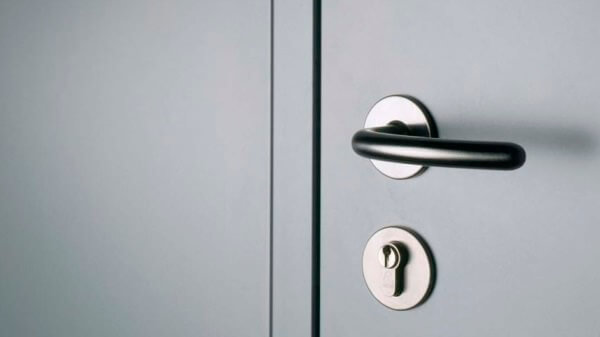 Вскрытие металлических дверей в Новосибирске